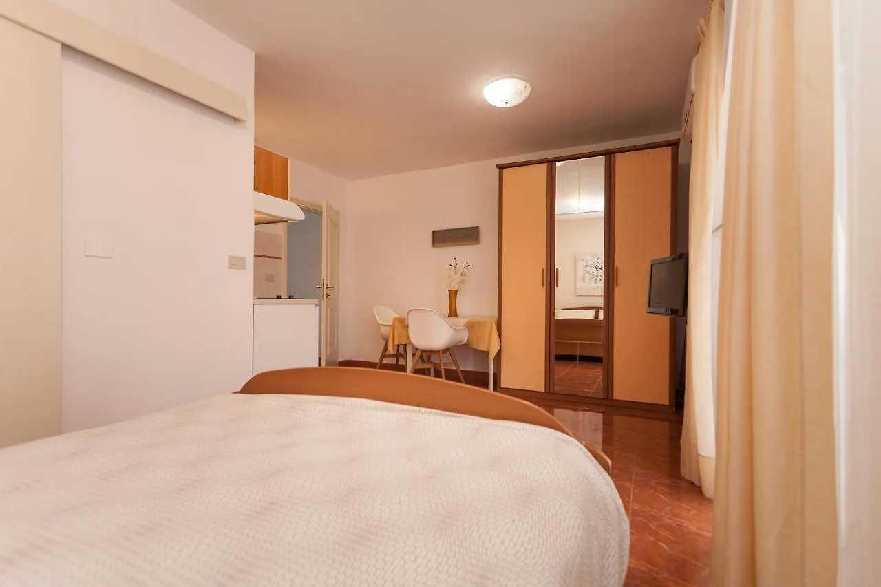 Apartments Alice Rovinj 0*,